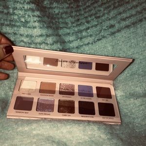 Wander Beauty eyeshadow palette called Suite Escape